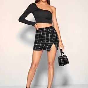 NEW 🔥 Sexy Black and White Grid Pattern Skirt Sz M